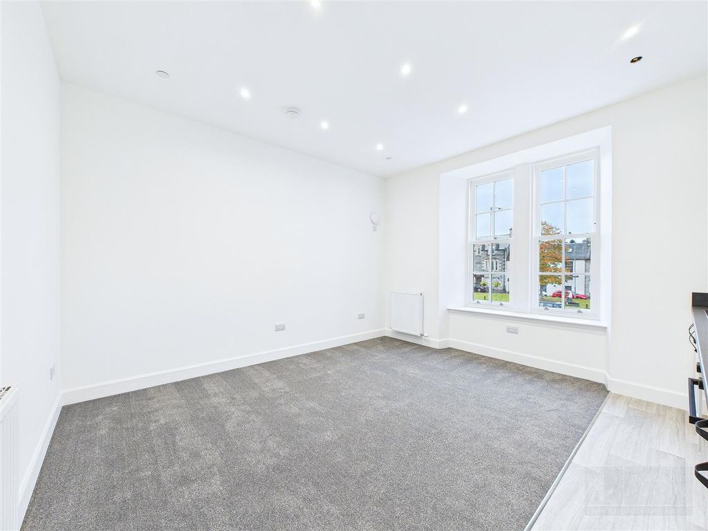 Property photo 2 of 18 Sitting Room / Kitchen / Dining Area