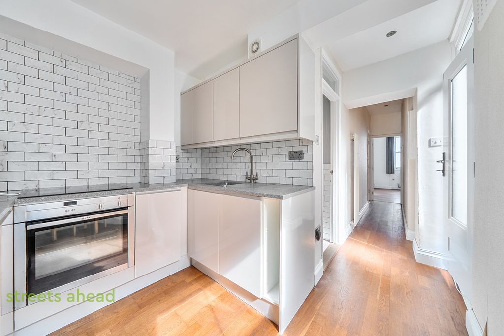 Property photo 2 of 18 69Afbe05-42De-45F...