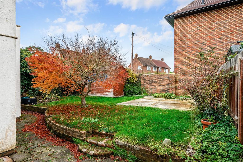 Property photo 3 of 12 Ballard Green, - (16).Jpg