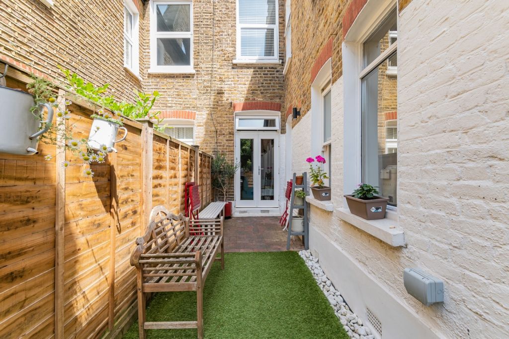 Property photo 2 of 7 863653 (7)