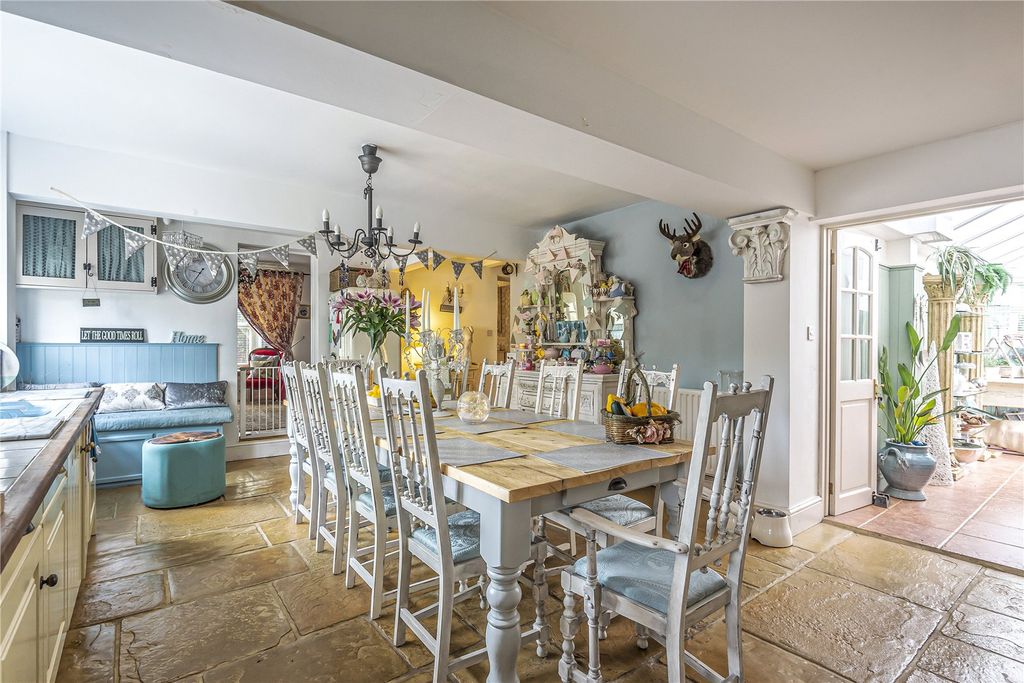 Property photo 2 of 25 Picture No. 04