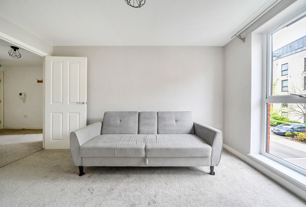Property photo 3 of 22 1441377-10-69d7Cb...