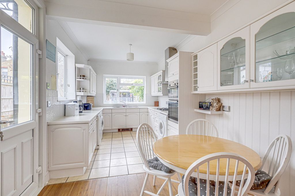 Property photo 3 of 26