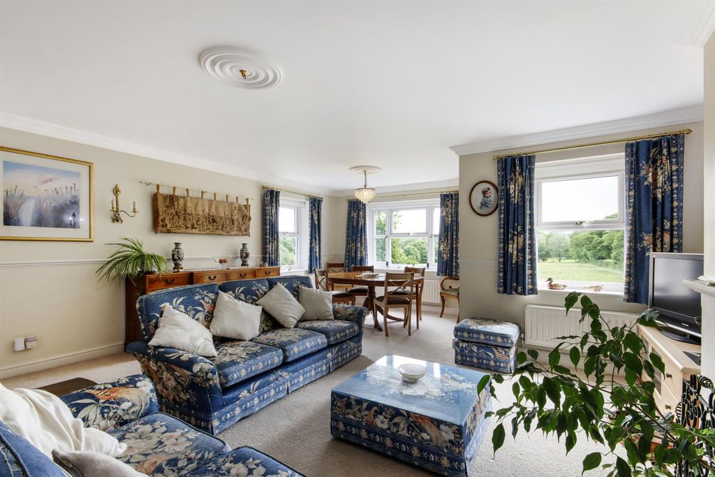 Property photo 2 of 18 59999_009.Jpg