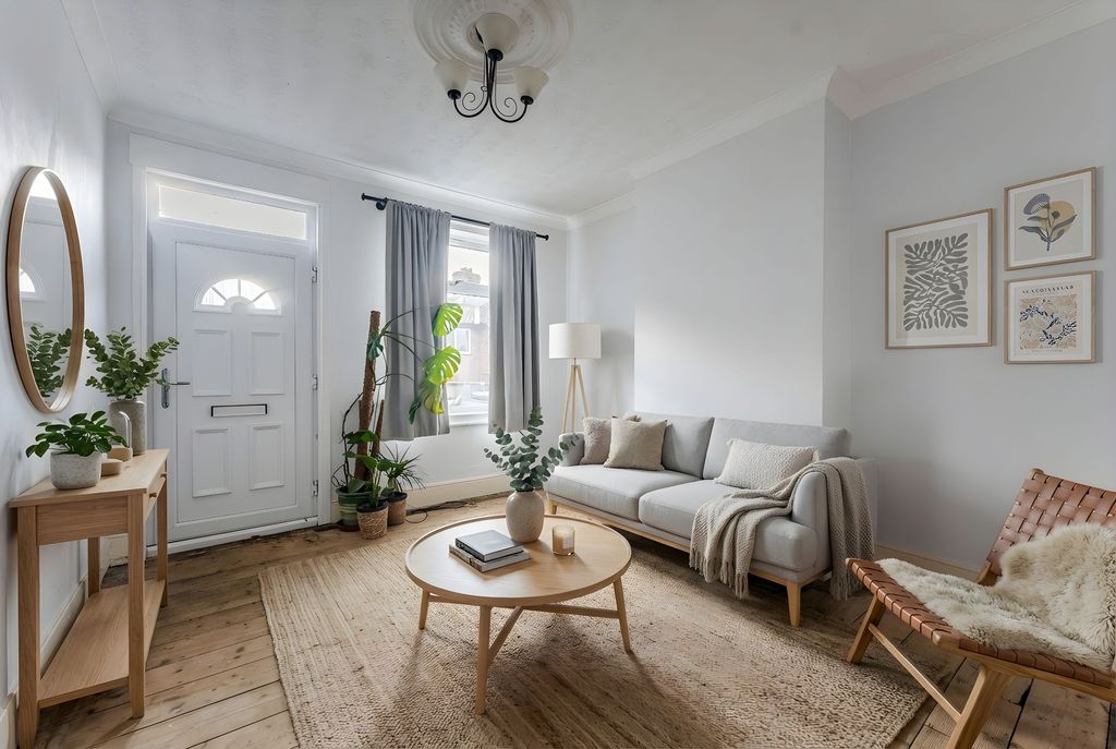 Property photo 2 of 14