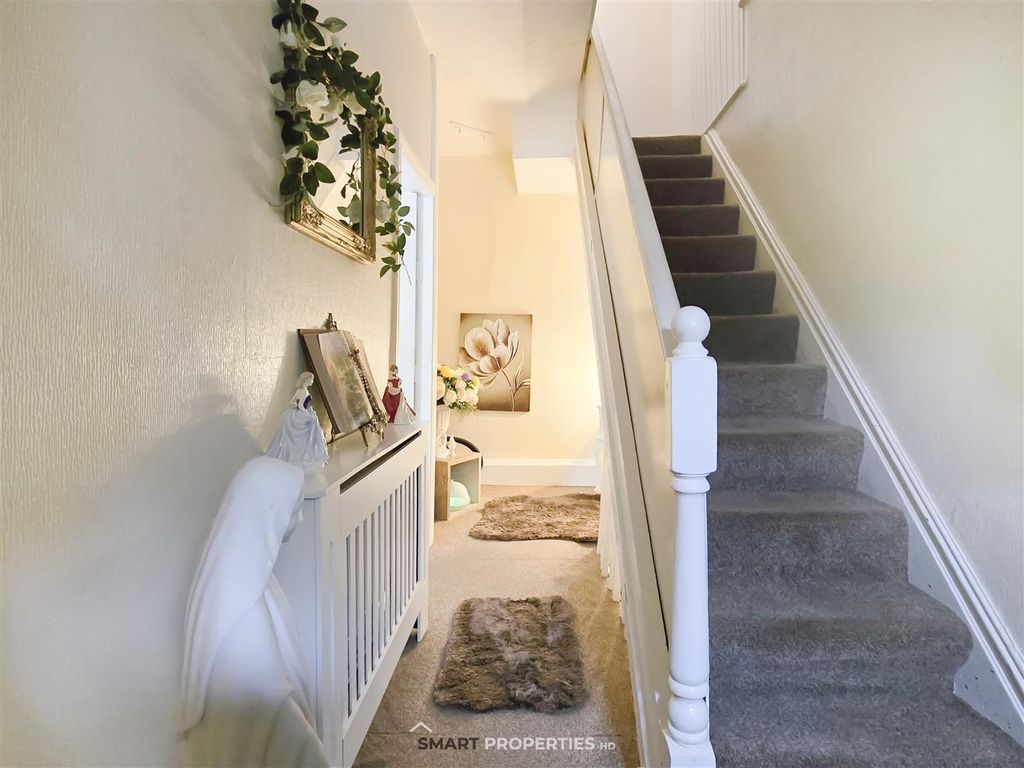 Property photo 3 of 17 Entrance