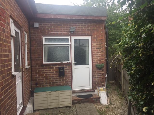 Property photo 1 of 6 Converted Ground Floor Studio
