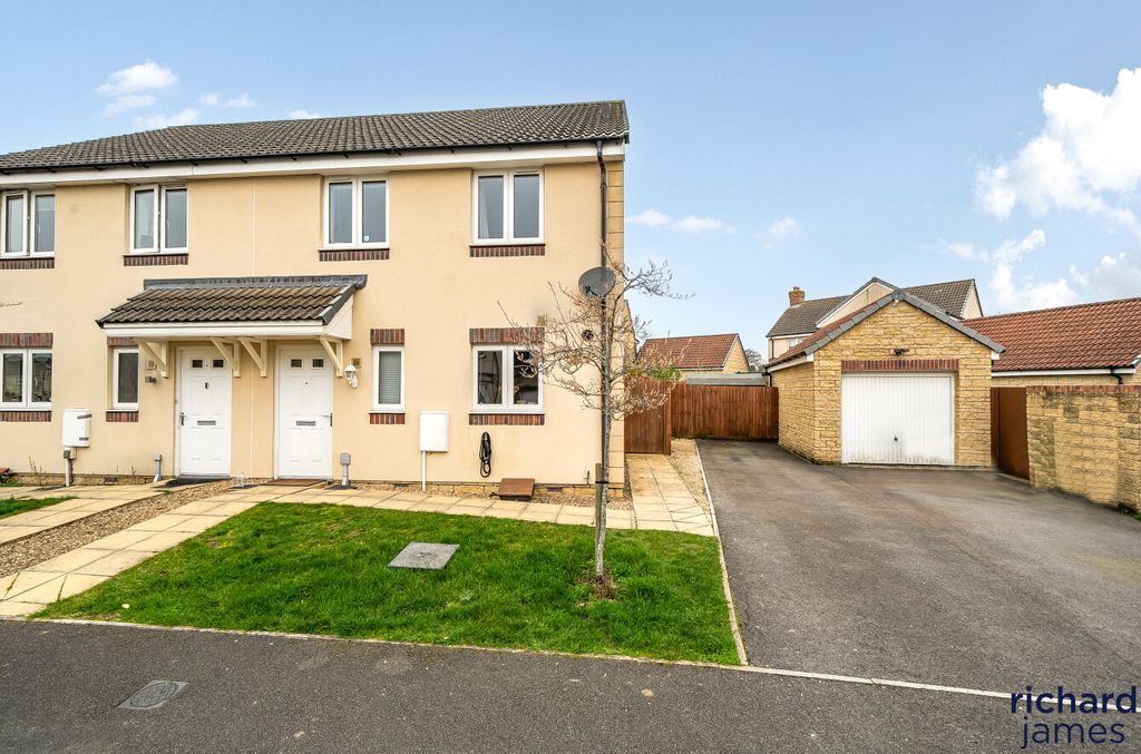 Property photo 1 of 12 35F3F3d98A7F49c9A3A256823c3E11F4