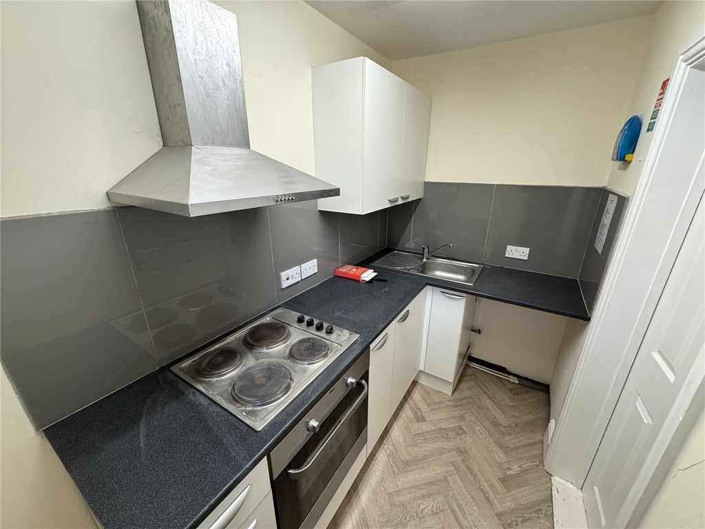 Property photo 3 of 7 Picture No. 11