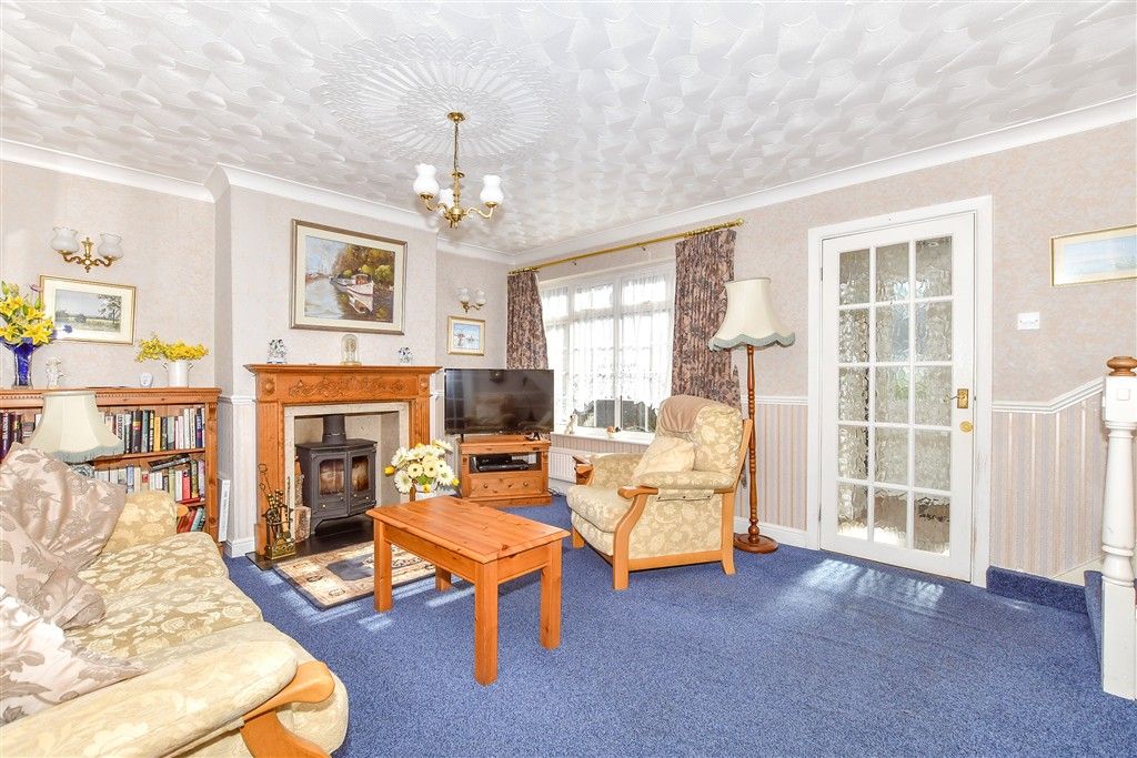 Property photo 2 of 4 Lounge