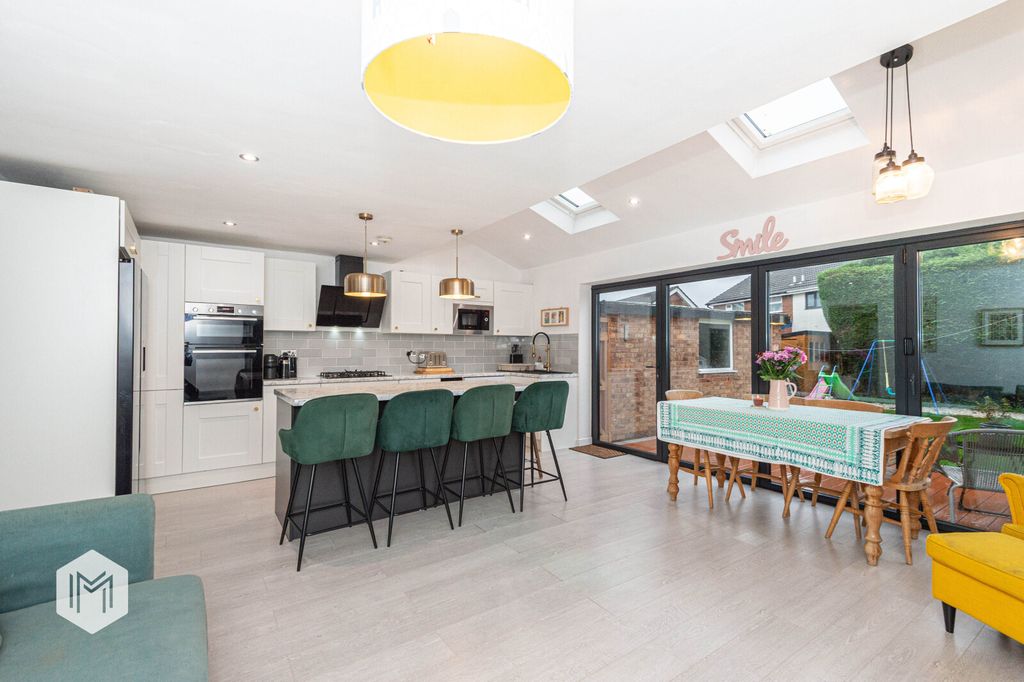 Property photo 3 of 31 Picture No. 12