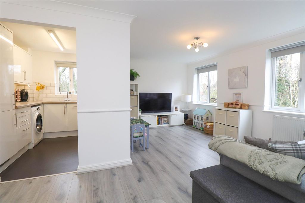 Property photo 2 of 15 Living Room