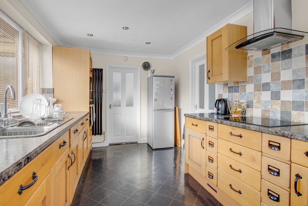 Property photo 3 of 22 Img_9732