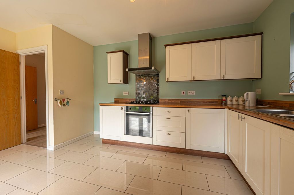 Property photo 2 of 47