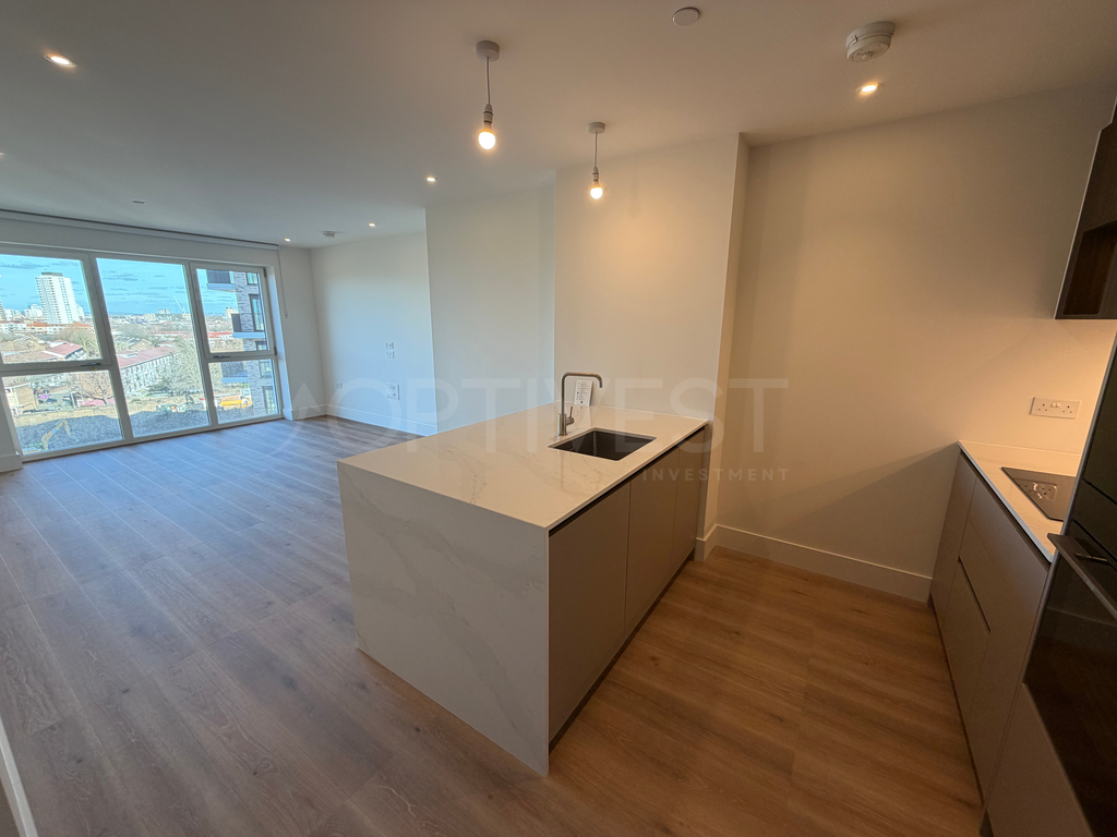 Property photo 1 of 17 Kitchen / Living Area