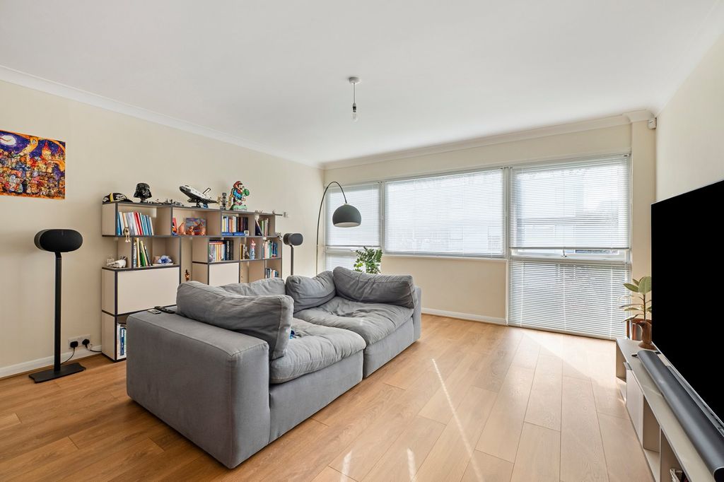 Property photo 2 of 27 Picture No. 06