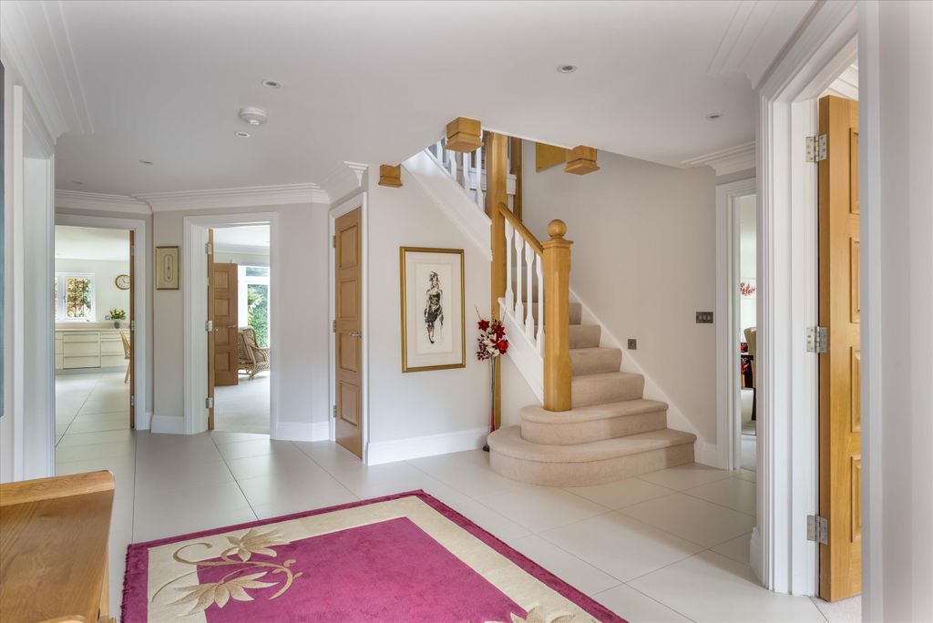 Property photo 2 of 37 Image