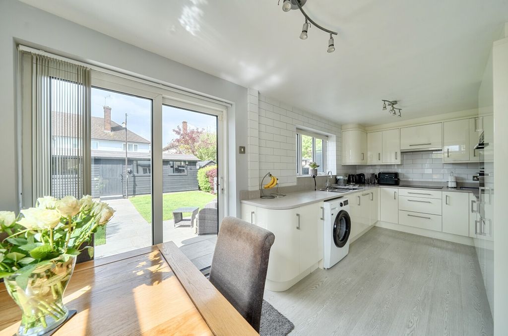 Property photo 2 of 19 5030593