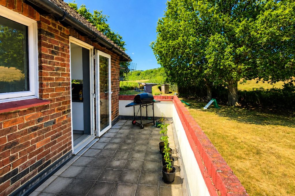 Property photo 3 of 15 Picture No. 29