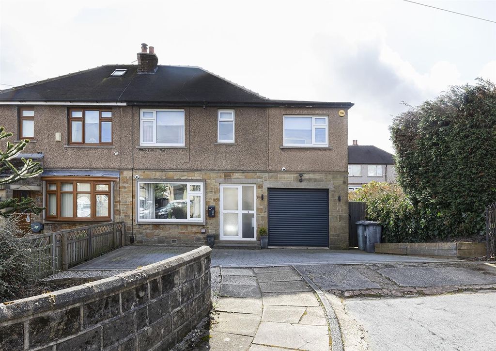 Property photo 1 of 32