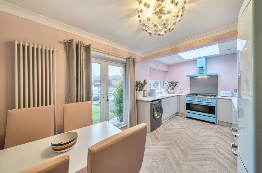 Property photo 2 of 22 1408341-18-6984B37F089F7