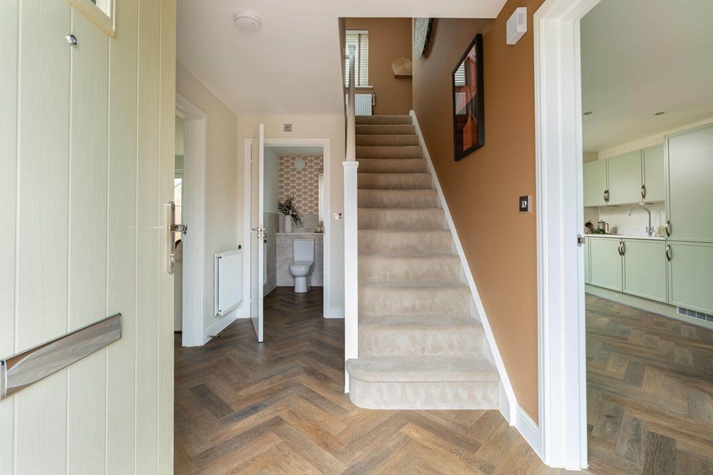 Property photo 3 of 11 Hallway Of The Carrdale