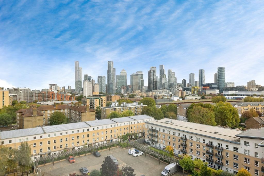 Property photo 2 of 28