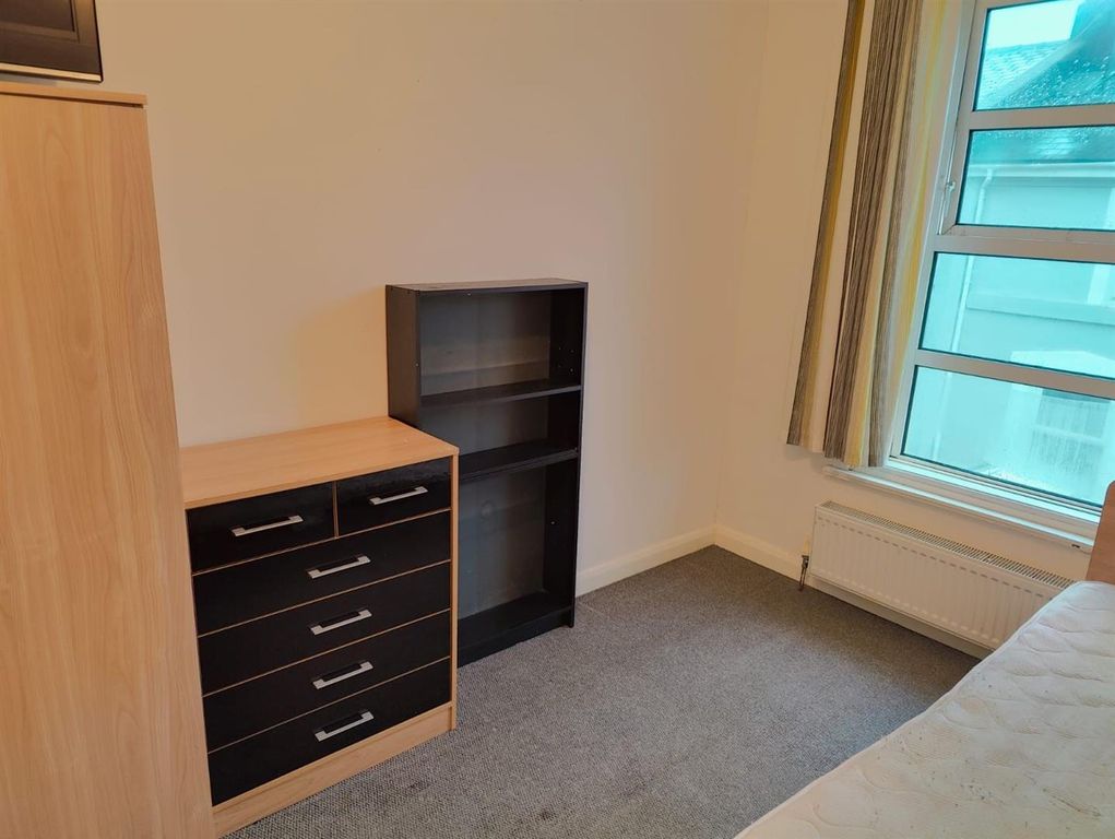 Property photo 3 of 4 6 Alex Room Angle 1.Jpg