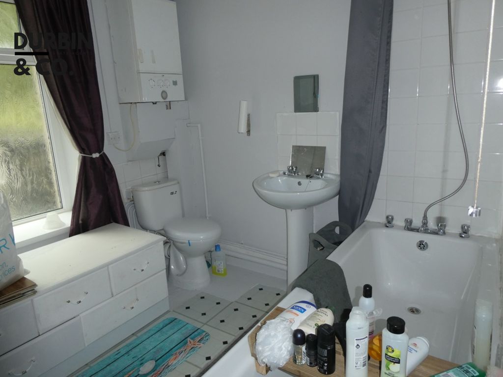 Property photo 2 of 10 A-Fforchaman136.Bath.Jpg