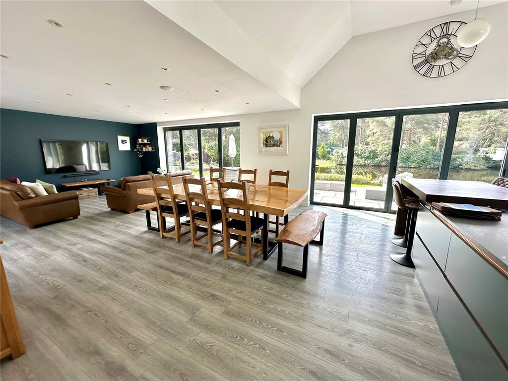 Property photo 2 of 32 Picture No. 88