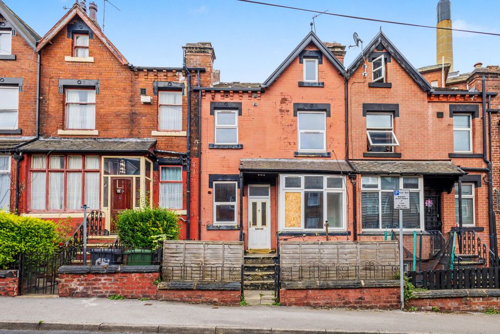 Property photo 1 of 14 15 Bexley Grove, Harehills, Leeds, West Yorkshire, Ls8 5Nz
