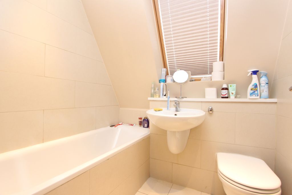 Property photo 1 of 3