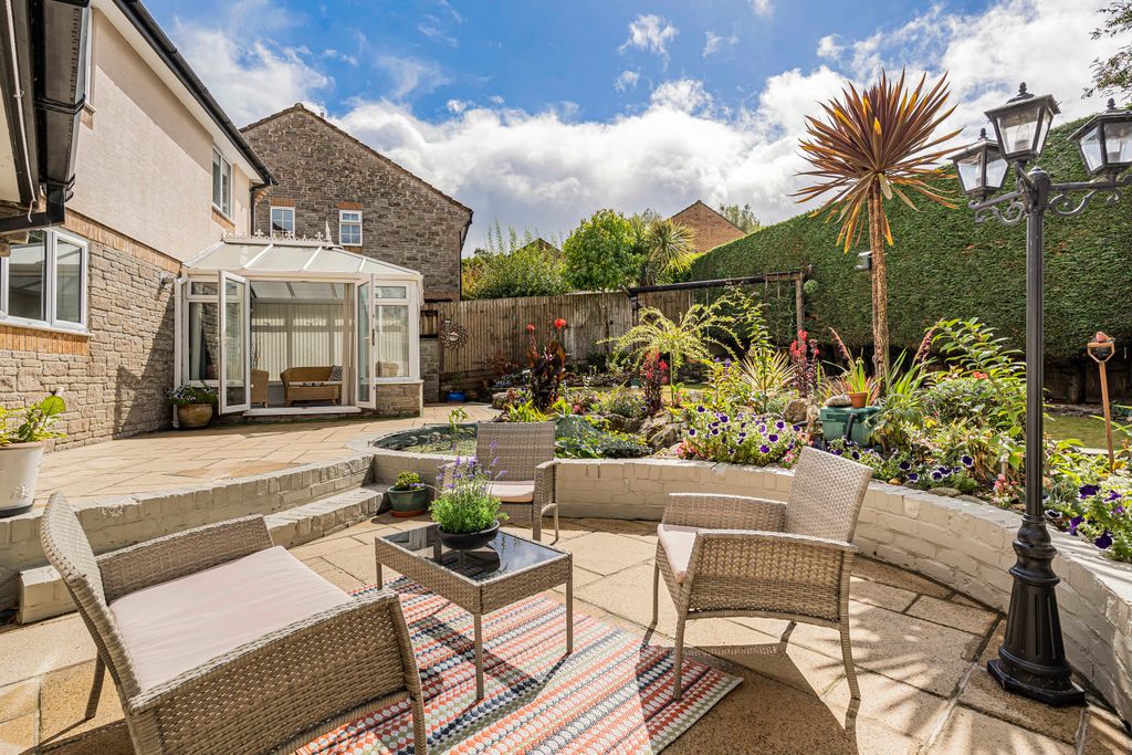 Property photo 1 of 24