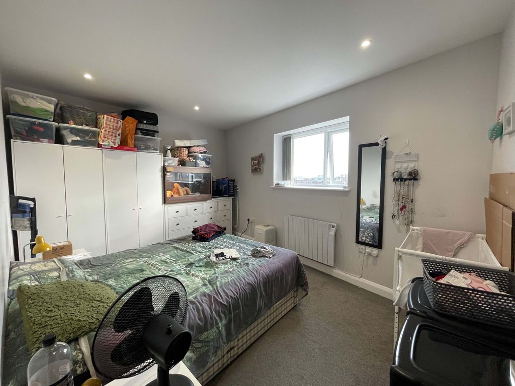 Property photo 3 of 6