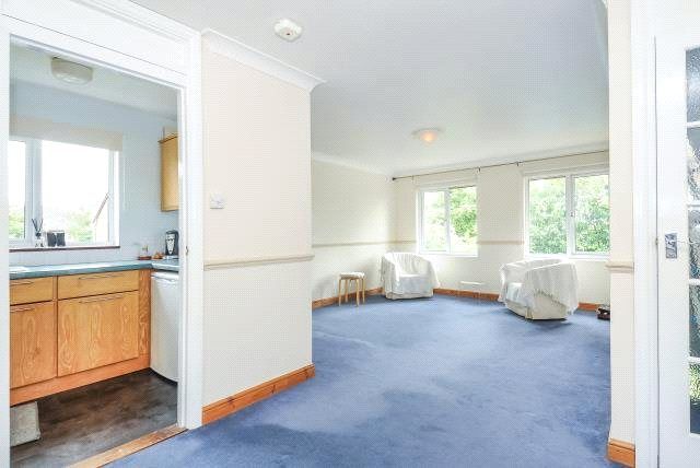 Property photo 3 of 7 Kitchen/Reception