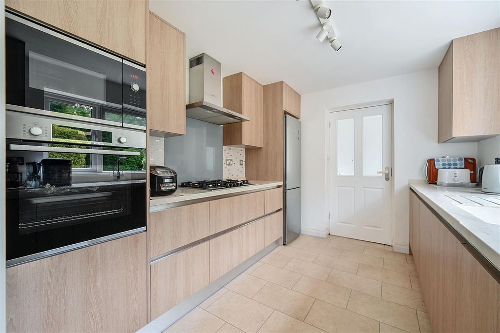 Property photo 3 of 14 Kitchen