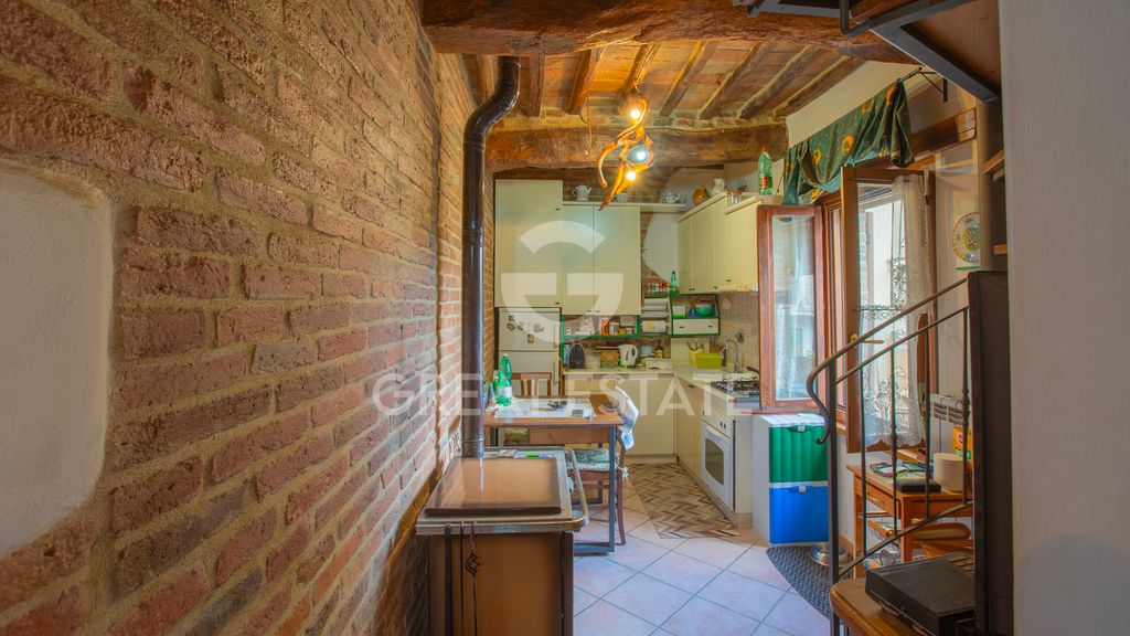 Property photo 3 of 17 Interiors