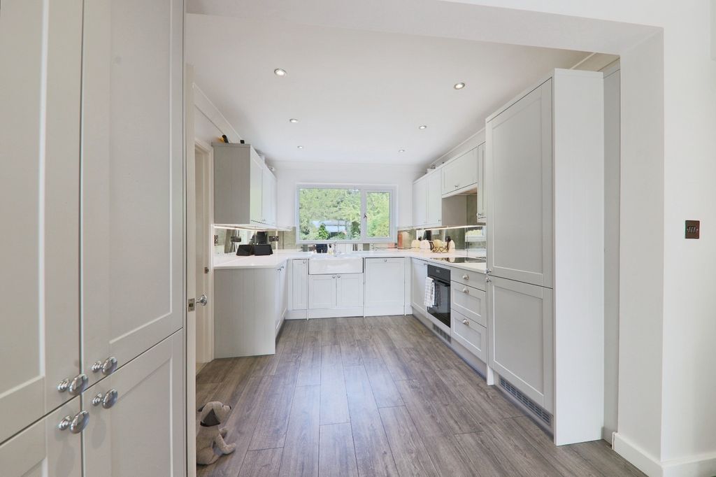 Property photo 2 of 18 3510484