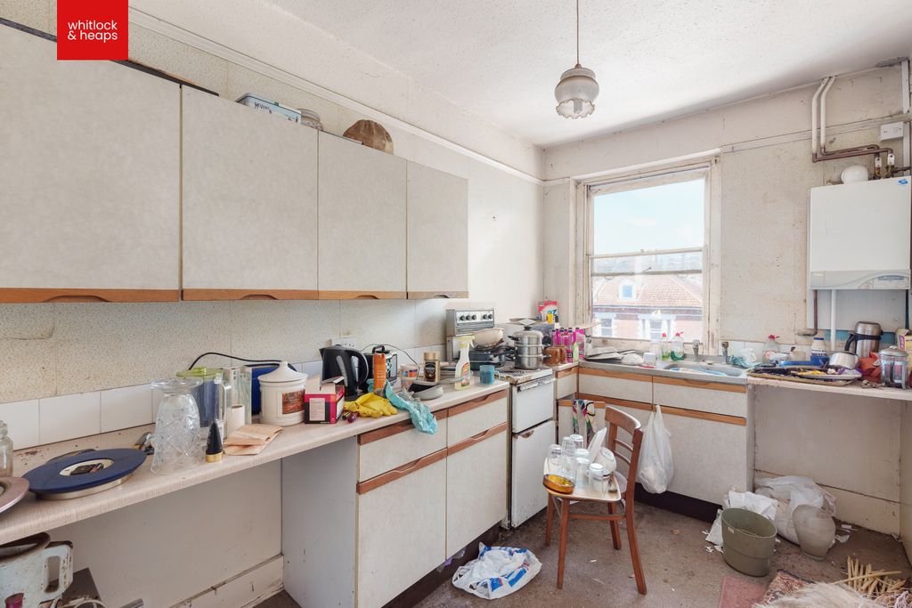 Property photo 2 of 7 Kit