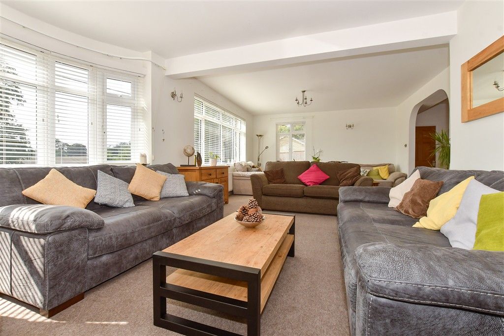 Property photo 3 of 18 Sitting Area