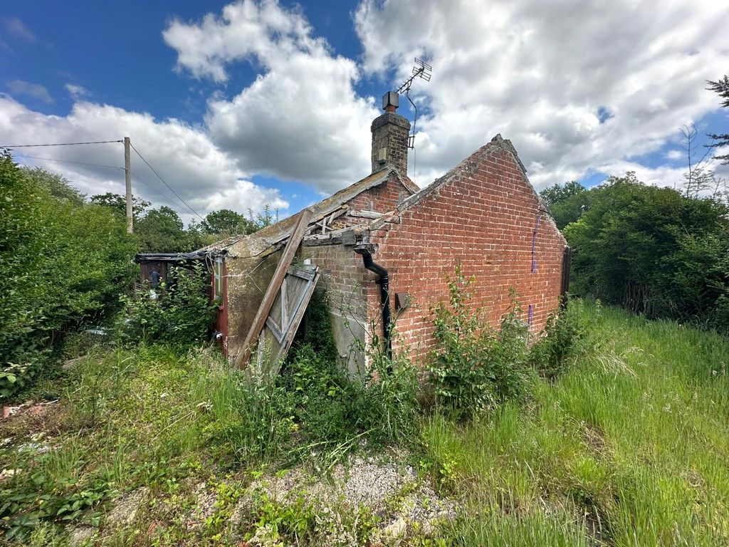 Property photo 3 of 9 Picture No. 12