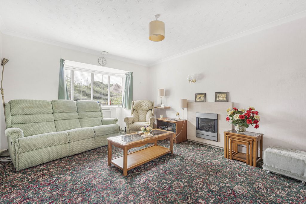 Property photo 2 of 31