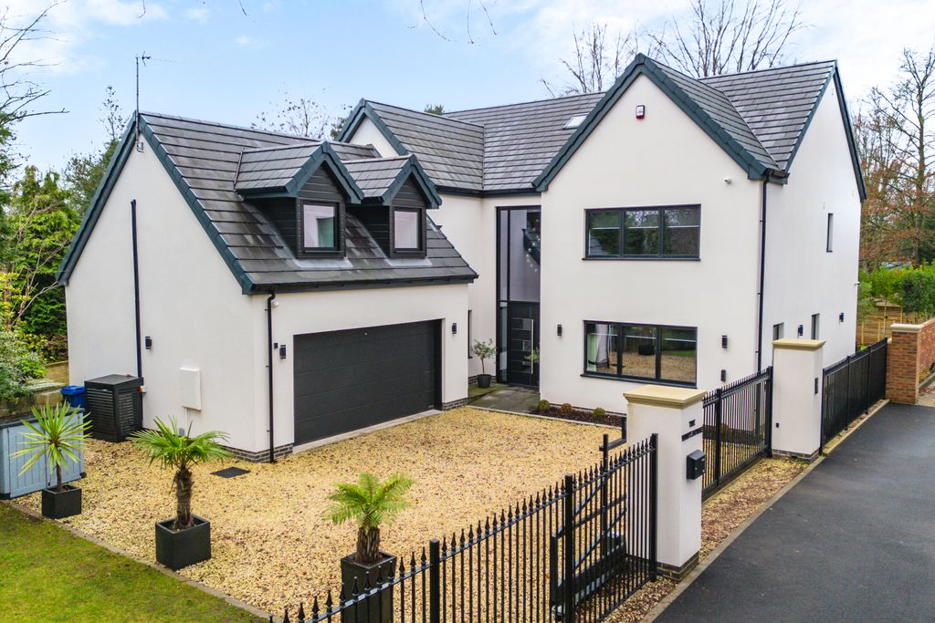 Property photo 1 of 35 Whinhillroad2