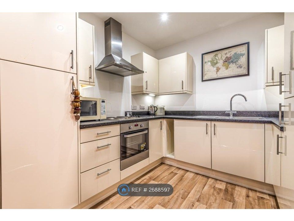 Property photo 3 of 8 Kitchen