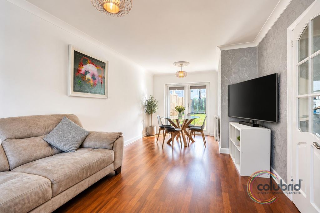 Property photo 2 of 17
