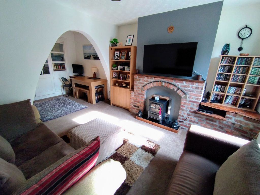 Property photo 2 of 22