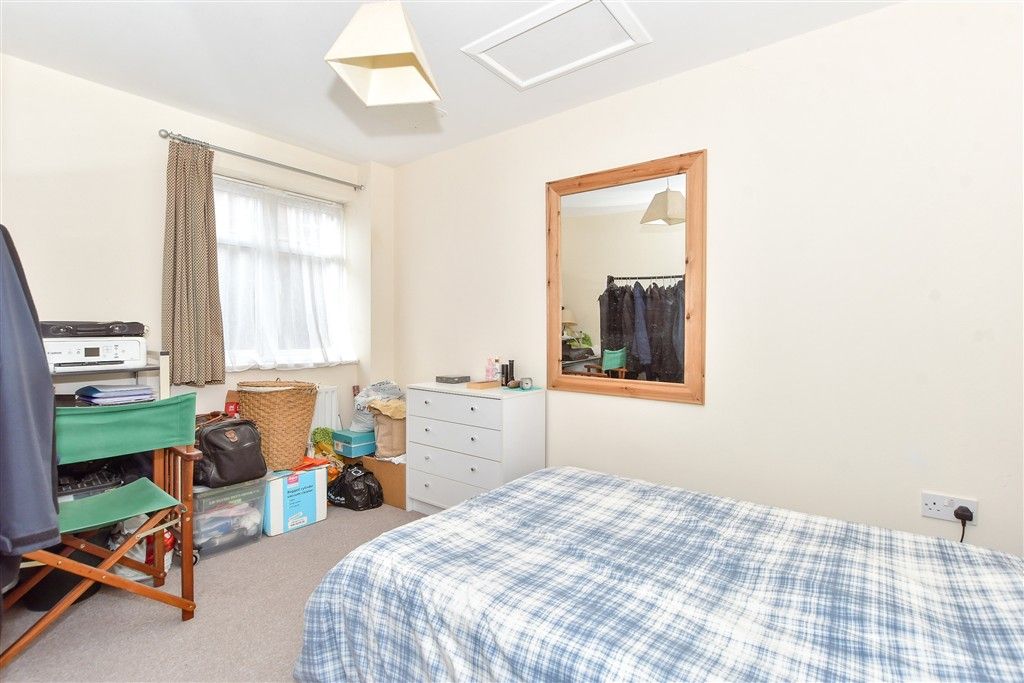 Property photo 1 of 7 Bedroom