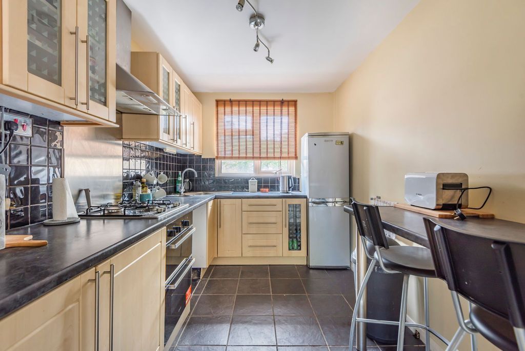 Property photo 2 of 9