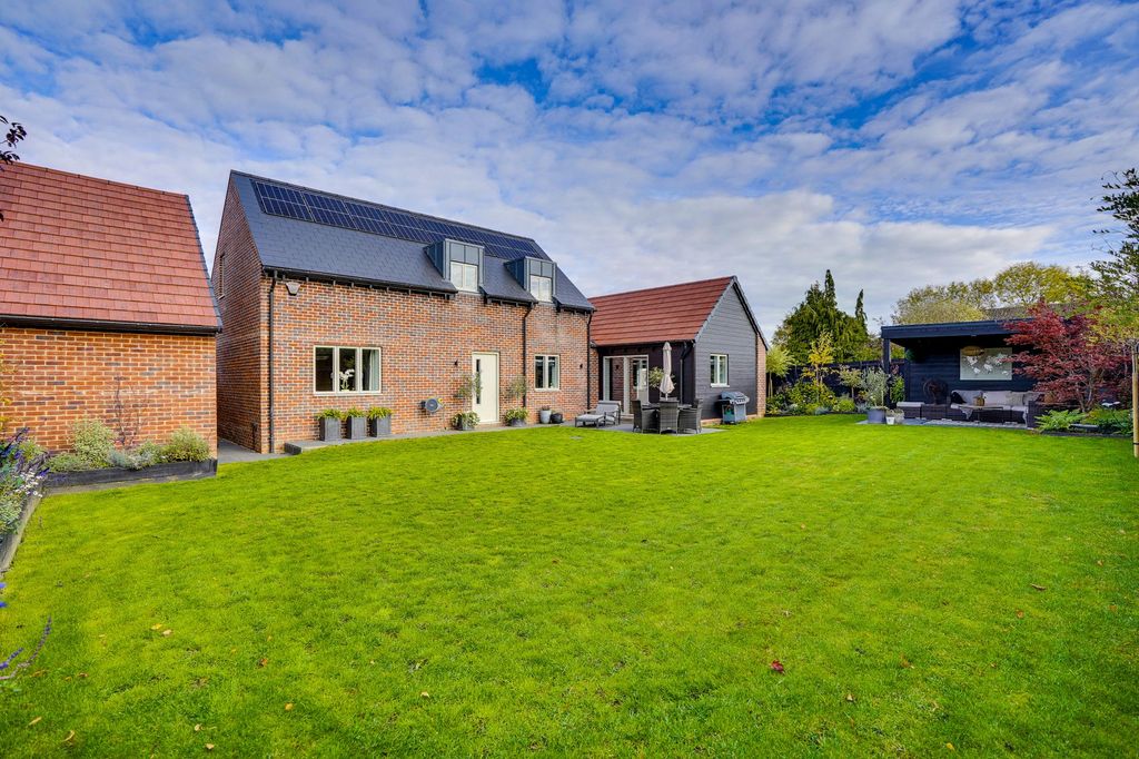 Property photo 1 of 21