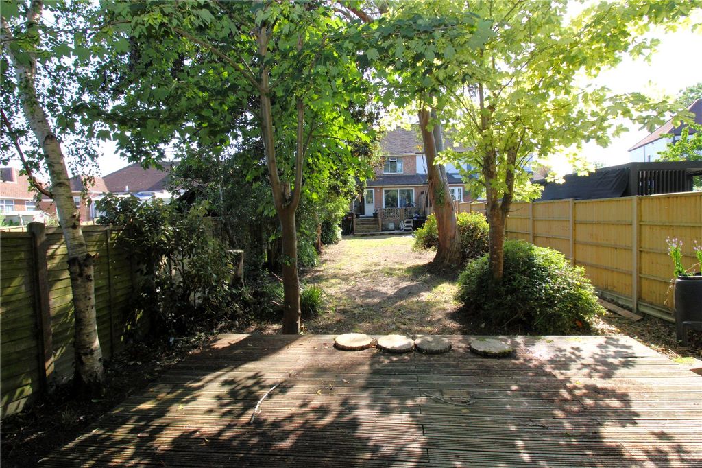 Property photo 3 of 17 Picture No. 15